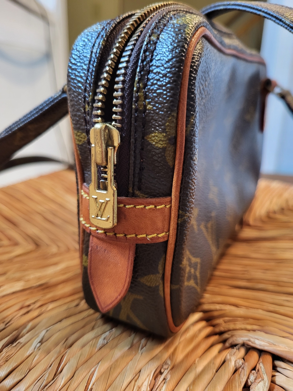 Louis Vuitton Marlee Crossbody - Picture 4 of 8